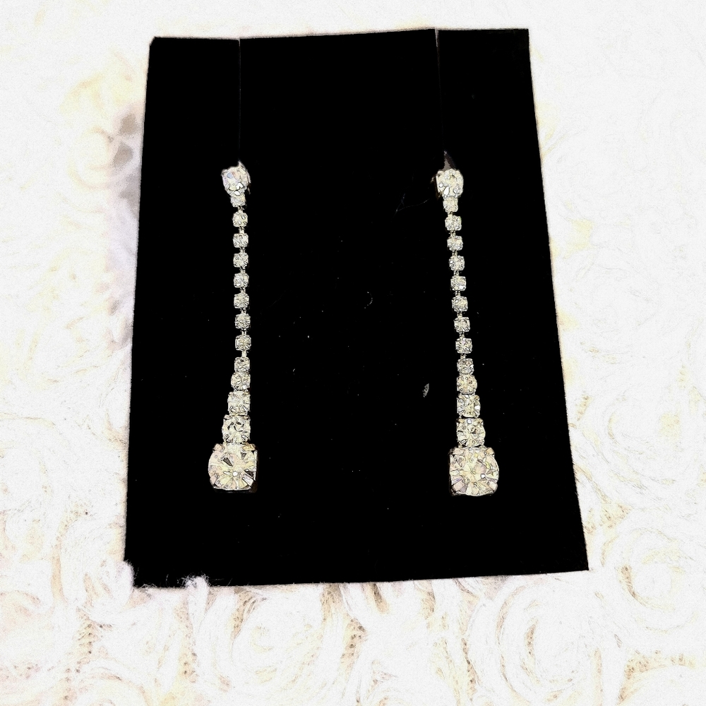 Crystal dangle/teardrop earrings